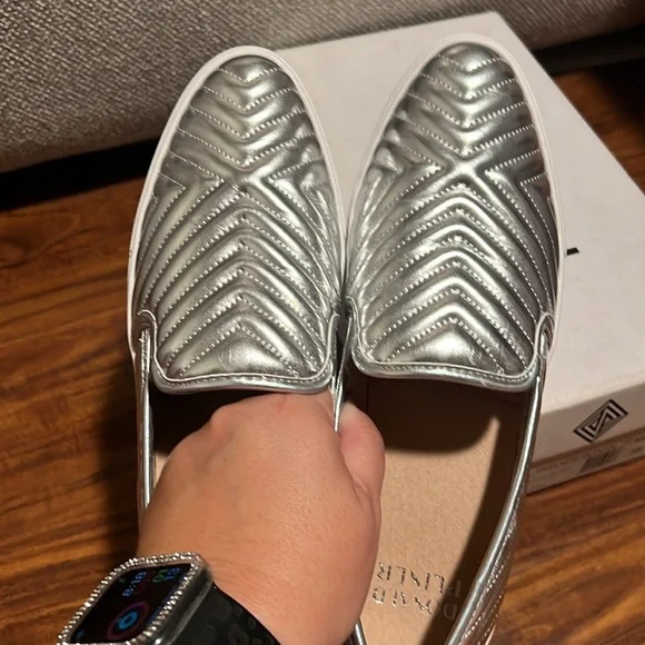 NIB Donald Pliner Pammy Women's Metallic Silver Quilted Slip-on Sneaker 38.5